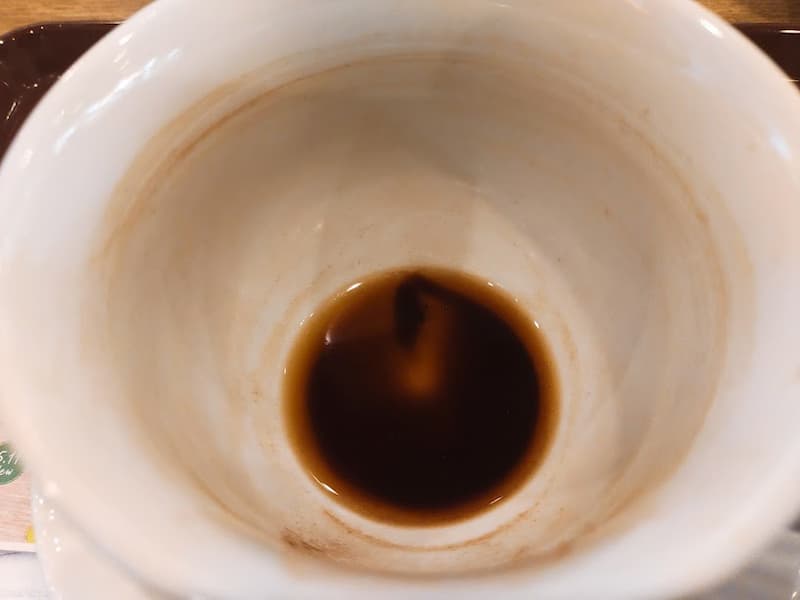 カフェインレスコーヒー底の微粉